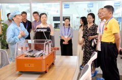 力推进“人工智能+教育”